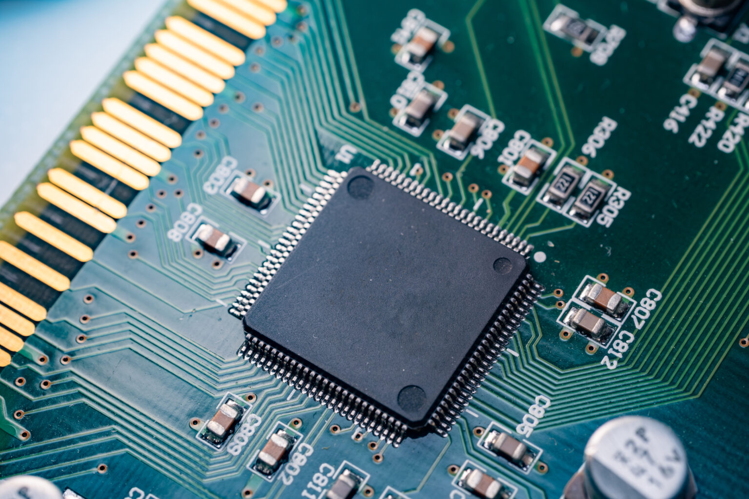 半導体とは？ 種類や役割、使用例などを簡単にわかりやすく解説 - Open Insight