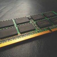 SSD中身の基礎知識 - NANDフラッシュメモリの仕組みとデータ保存の全容を徹底解説