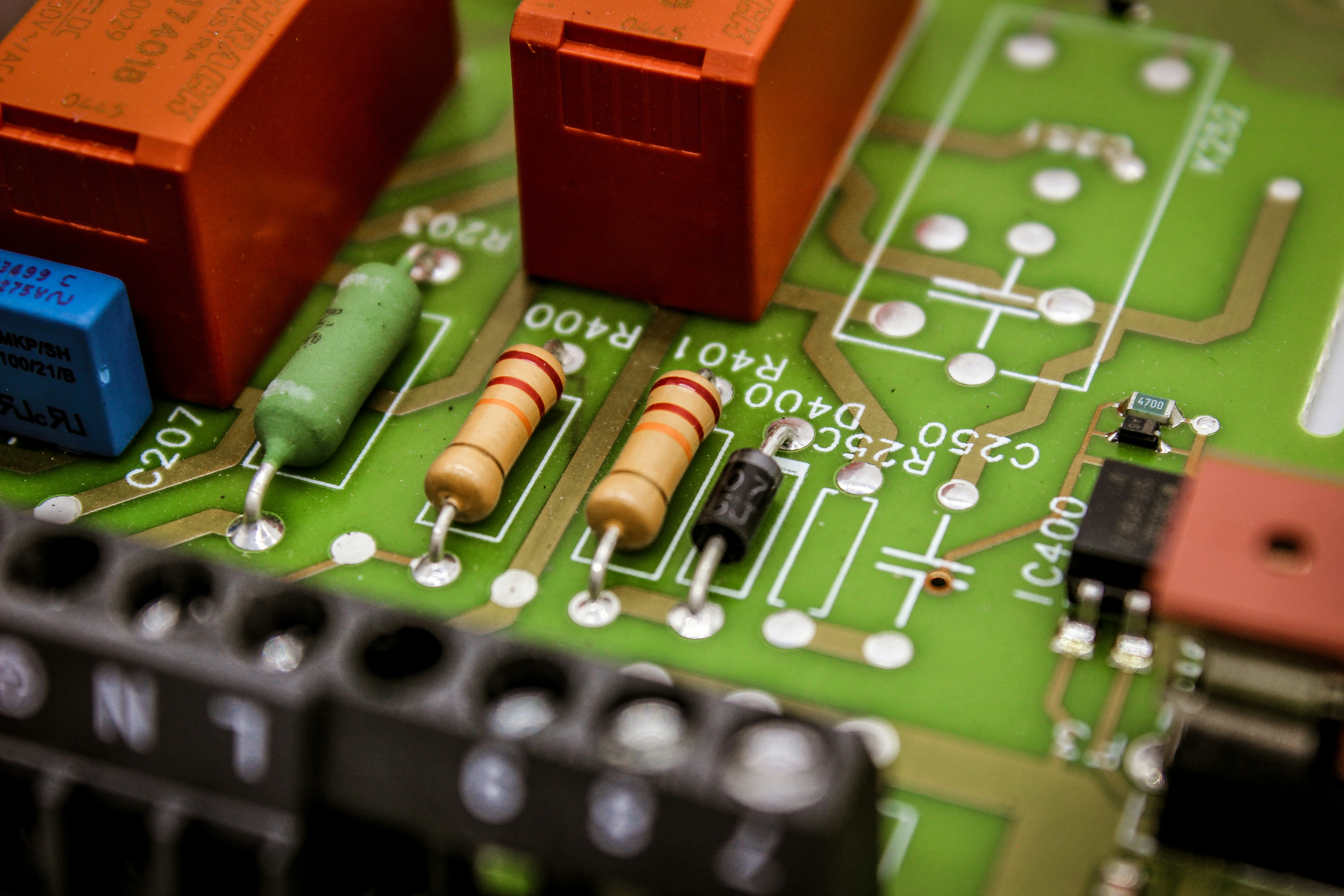 半導体チップ試作の国内メーカー5選|先端技術対応企業を徹底比較